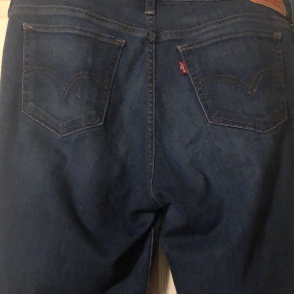 Levi Strauss size 31 Cropped  Stretch Jeans - Picture 3 of 5